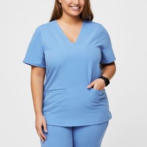 Casma Three-Pocket Scrub Top